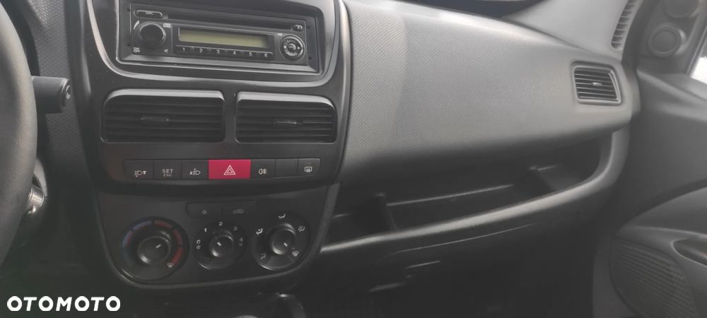 Fiat DOBLO multyat POLSKI SALON 1 WŁASCICIEL 5 OSÓB BEZWYPADKOWY - 11