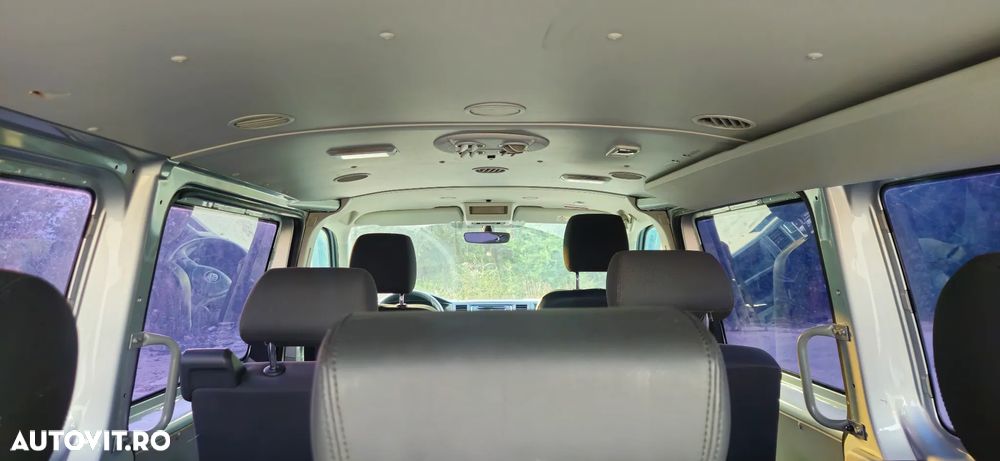Volkswagen Multivan - 11