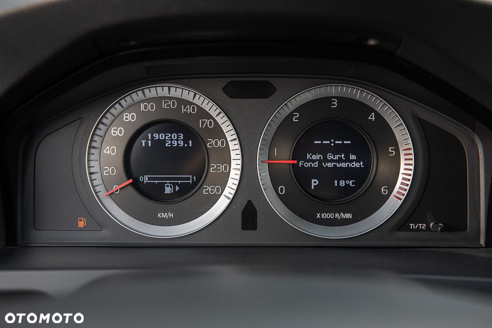 Volvo V60 D5 AWD Momentum - 20