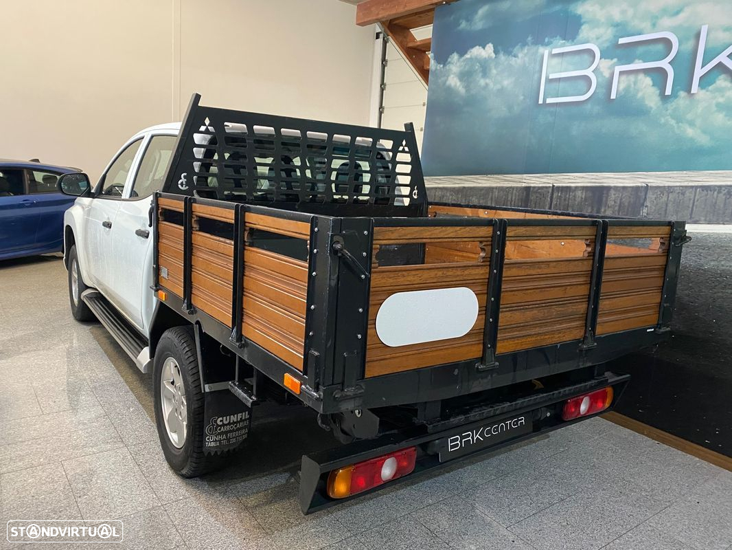 Mitsubishi L200 2.3 DI-D CD Invite 4WD - 5