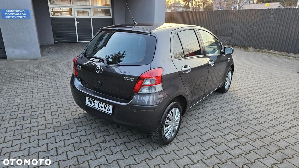 Toyota Yaris 1.33 VVT-i Executive - 3