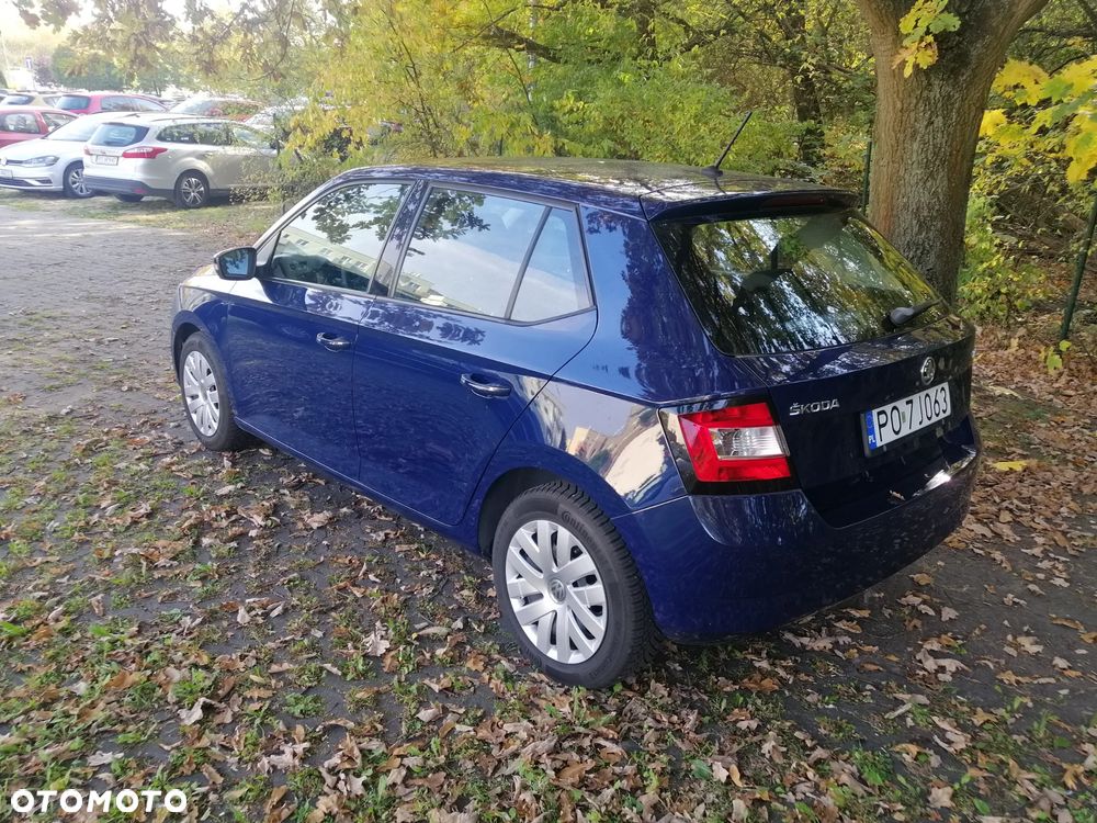 Skoda Fabia 2015 photo 2