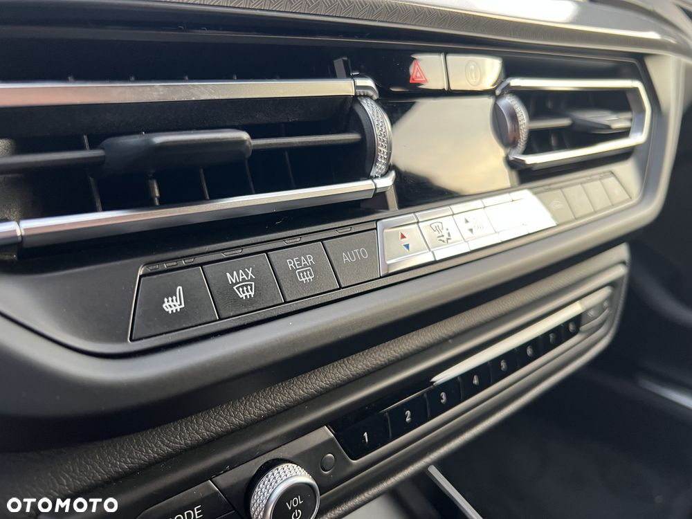 BMW Seria 1 118i M Sport - 29