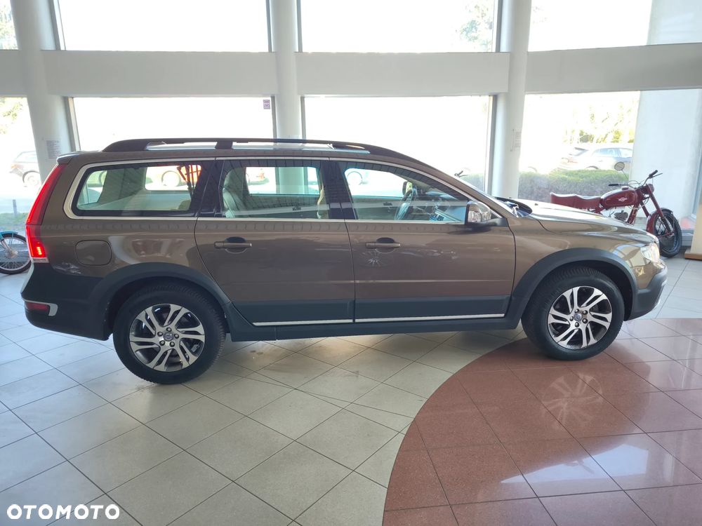 Volvo XC 70 D4 AWD Summum - 4