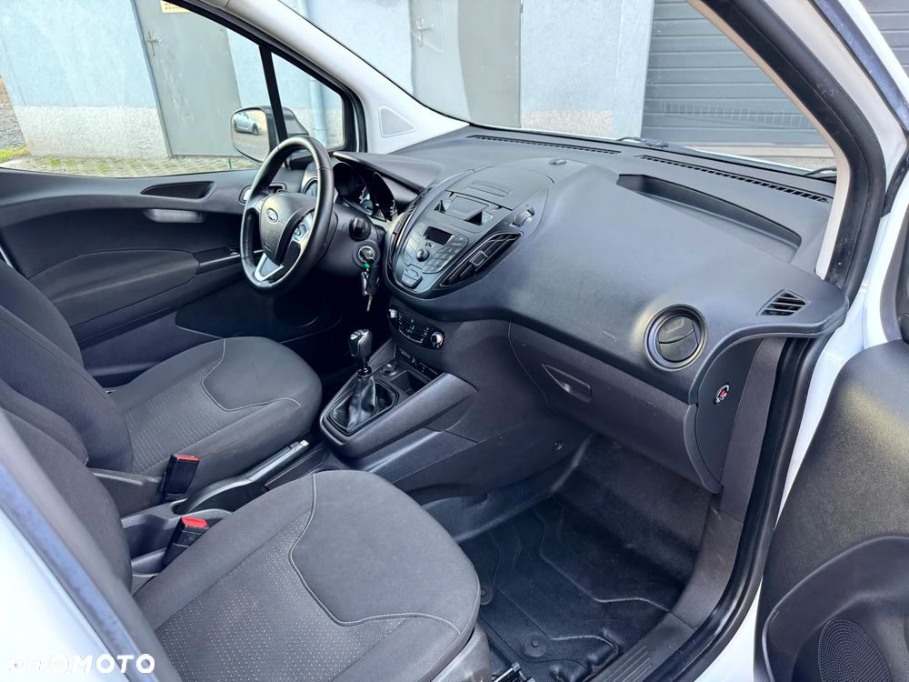 Ford Transit Courier - 20