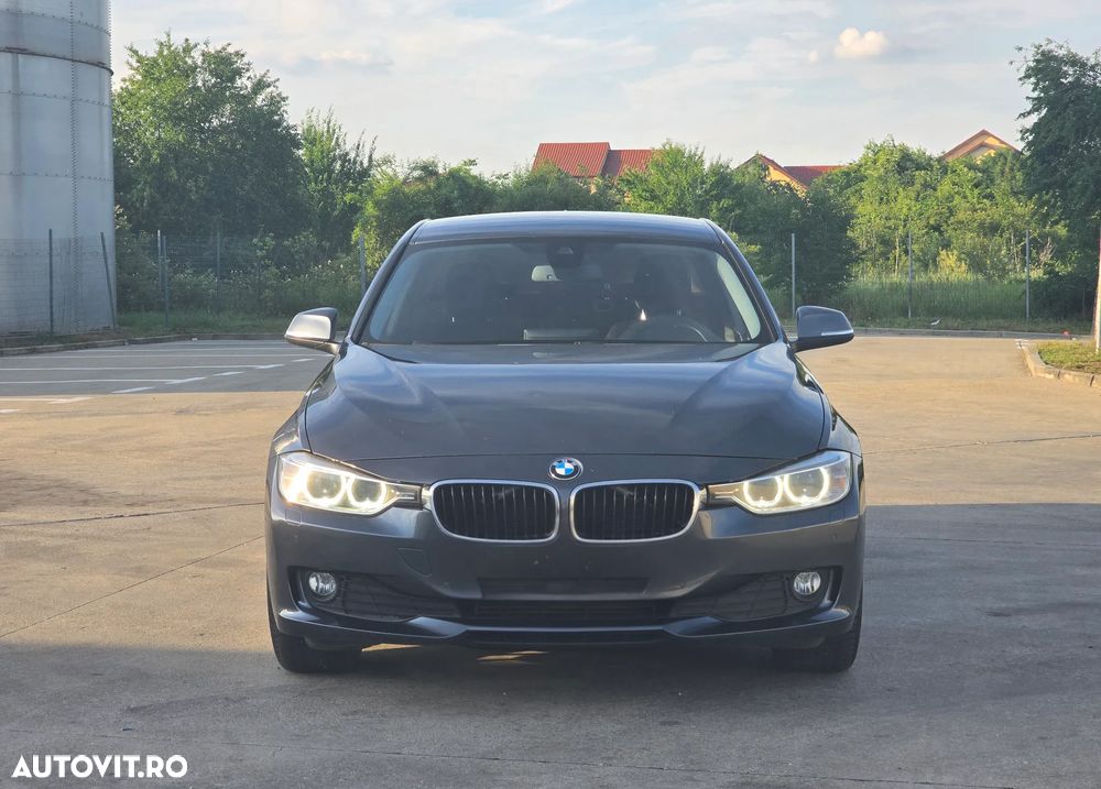BMW Seria 3 320d xDrive - 9