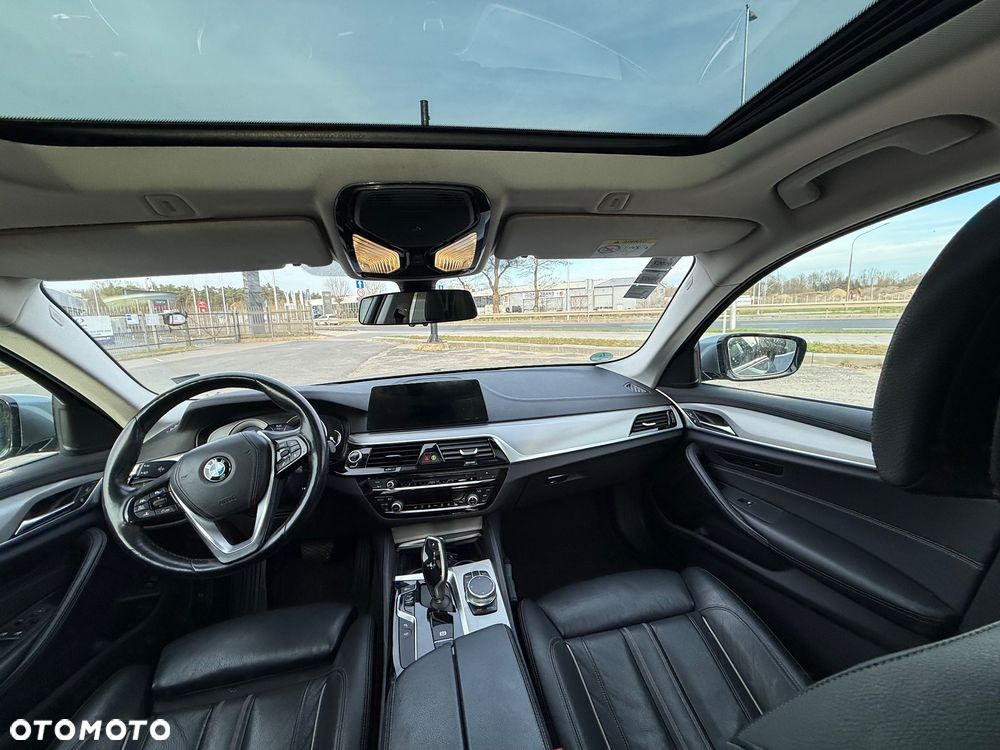 BMW Seria 5 530i Luxury Line - 38