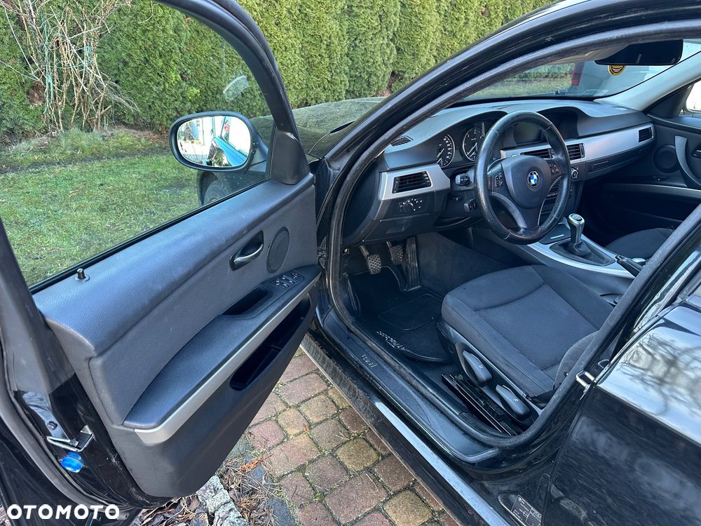 BMW Seria 3 318d DPF - 14
