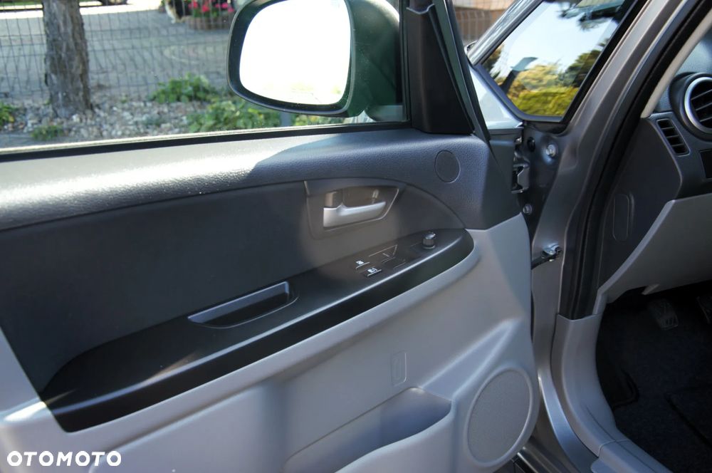 Suzuki SX4 1.5 Streetline 4x2 Classic - 17