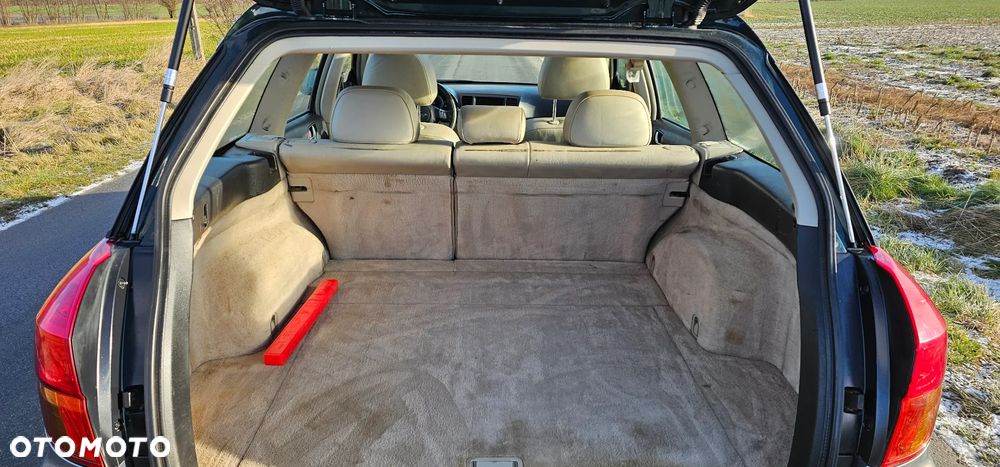 Subaru Legacy Kombi 3.0 4WD - 18