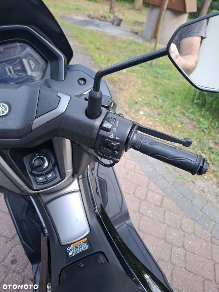 Yamaha NMAX - 10