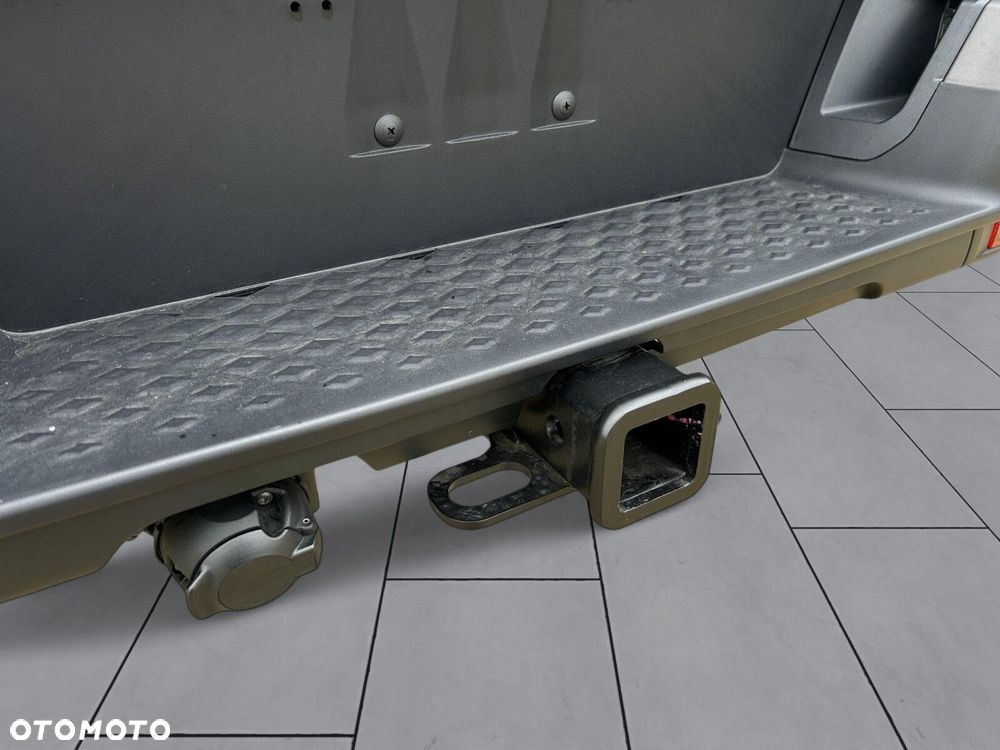 Volkswagen Amarok - 33