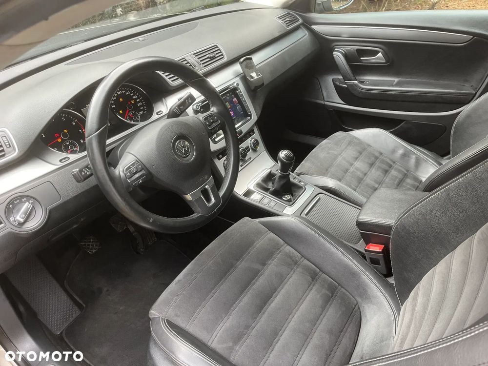 Volkswagen Passat CC - 11