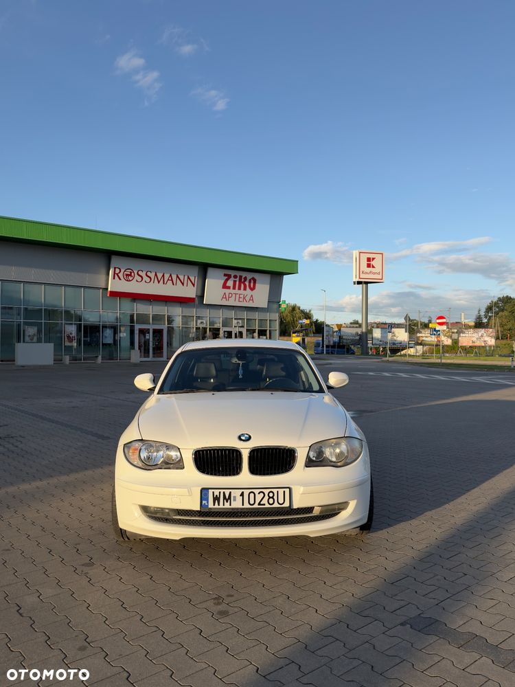 BMW Seria 1 120d DPF Edition Sport - 2