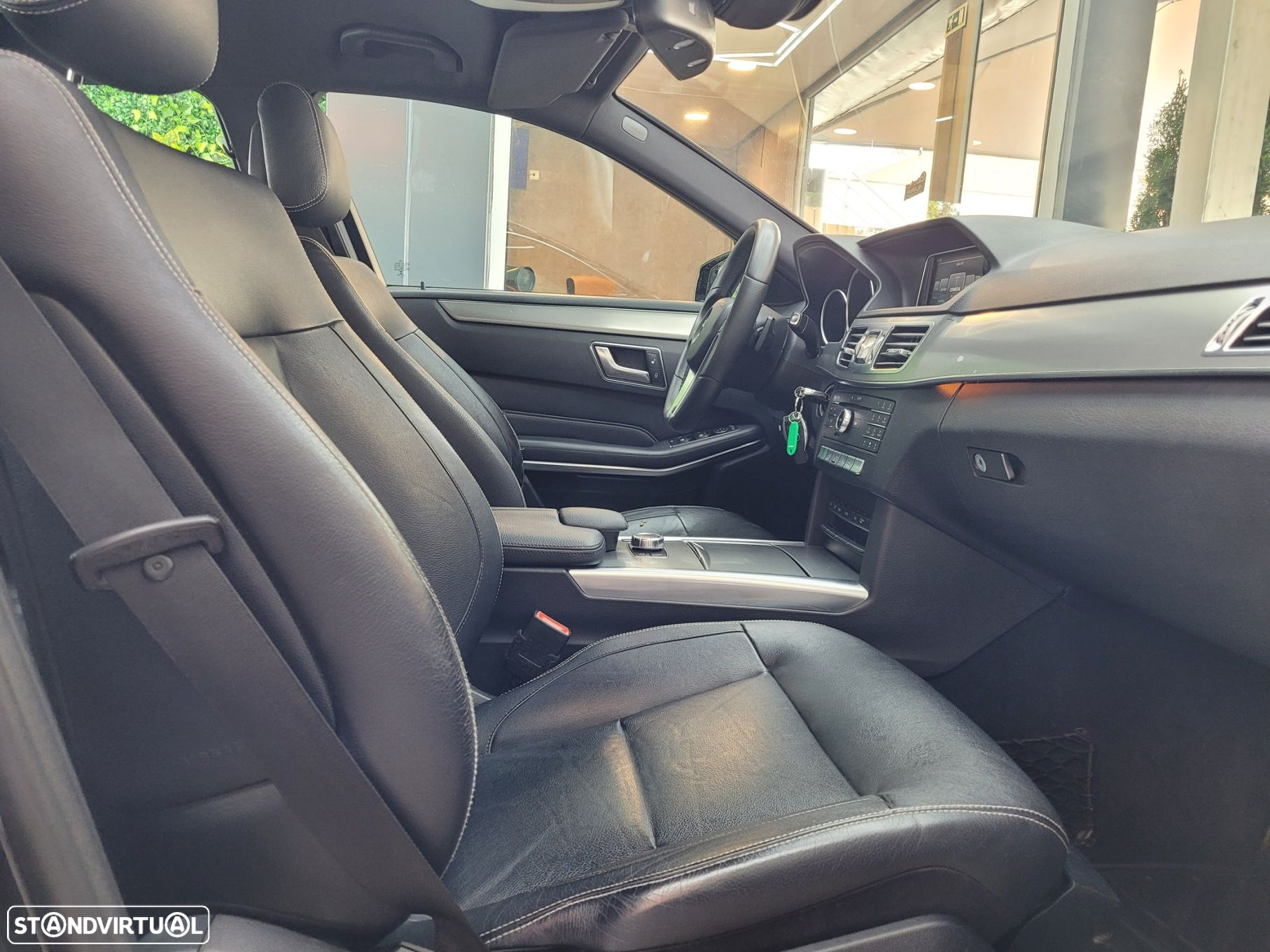 Mercedes-Benz E 300 Bluetec Hybrid Avantgarde - 13
