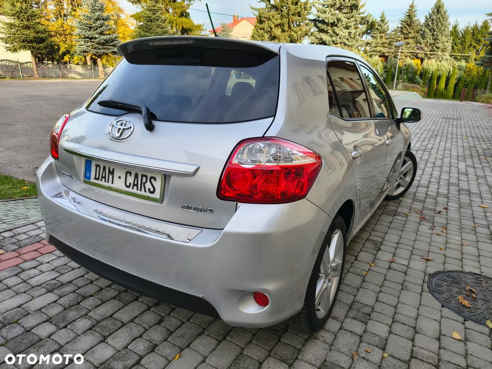 Toyota Auris 2010 photo 5
