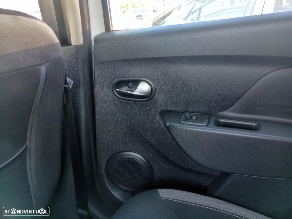 Dacia Sandero 0.9 TCe Stepway - 27