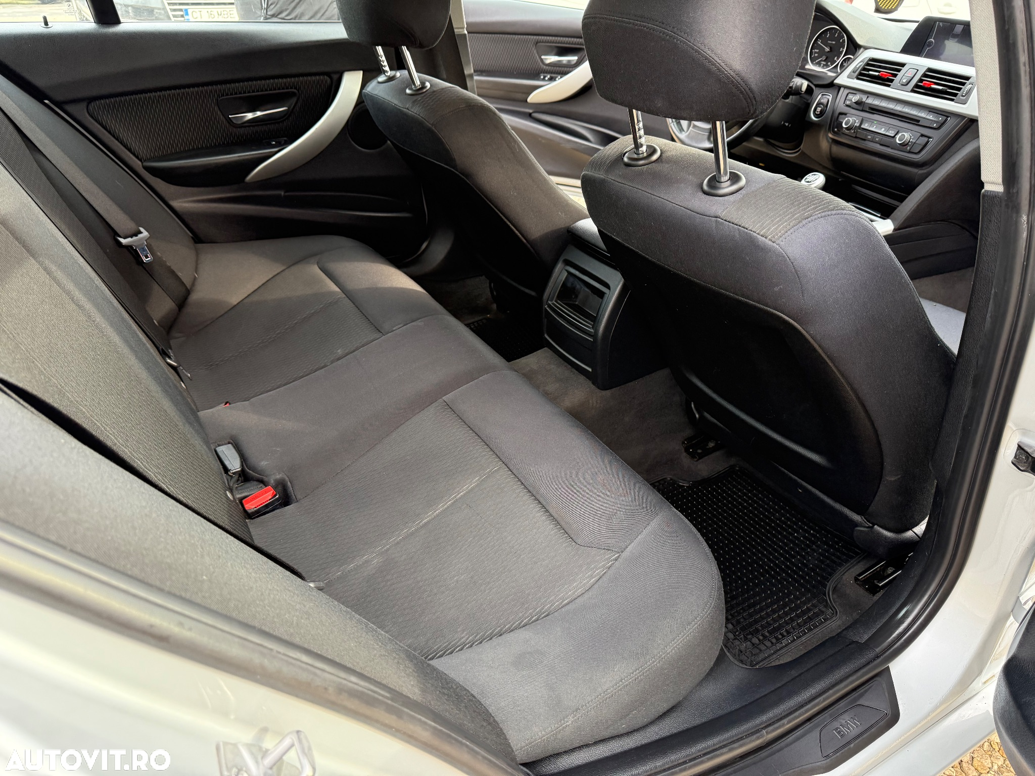 BMW Seria 3 318d Blue Performance - 23
