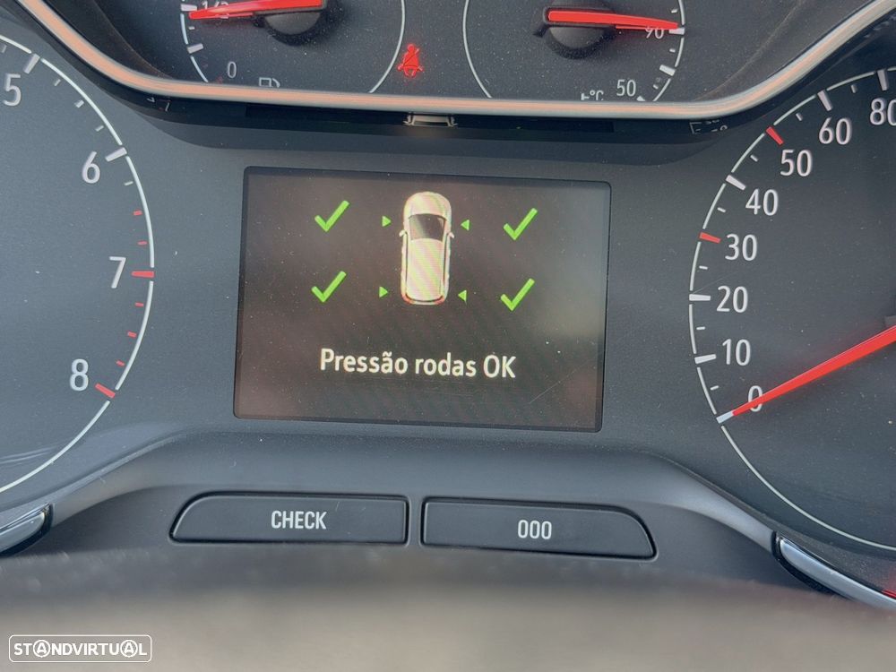 Opel Crossland X 1.2 T Innovation - 28