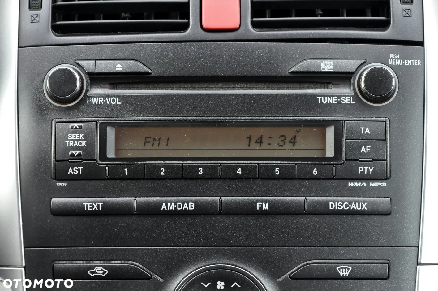 Toyota Auris - 16