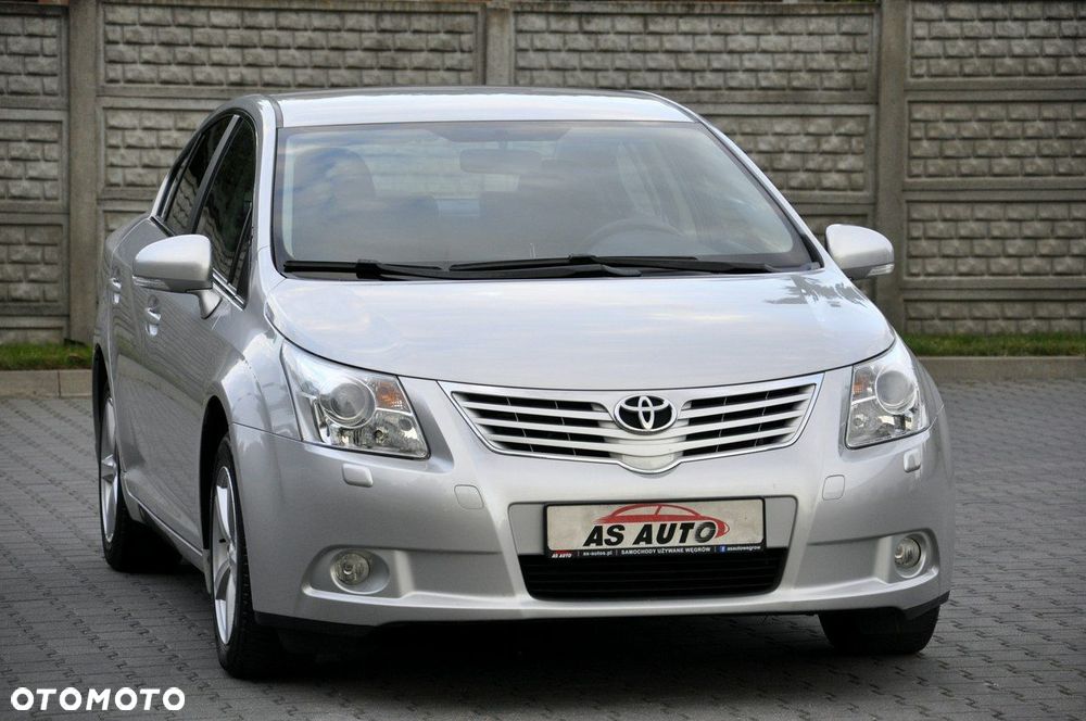 Toyota Avensis 1.8 Sol plus NAVI - 2