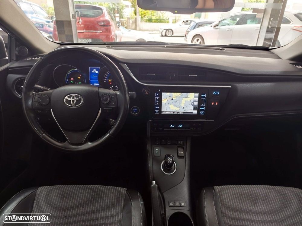 Toyota Auris Touring Sports 1.8 HSD Exclusive+Navi - 18