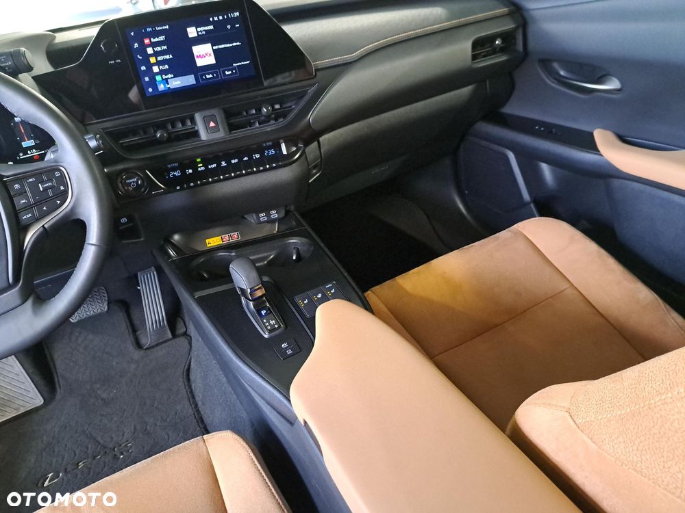 Lexus UX 300h Business - 25