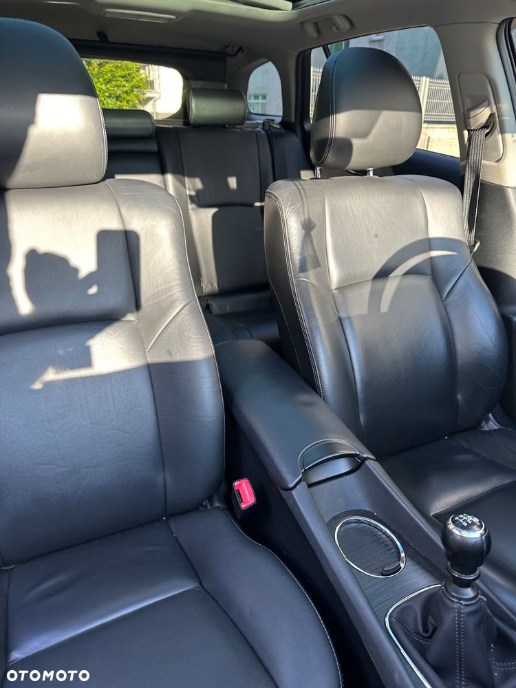 Toyota Avensis 2.0 Premium - 27
