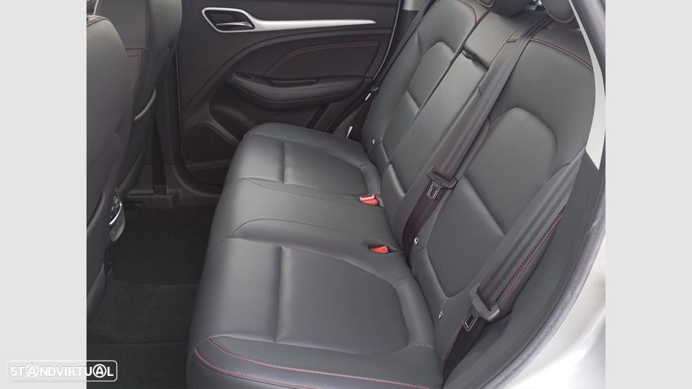 MG ZS EV 72.6 kWh Luxury OBC 11 kW - 15