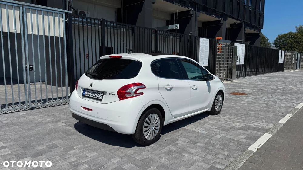 Peugeot 208 - 26