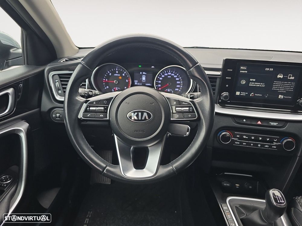 Kia XCeed 1.6 CRDi MHEV Drive - 12