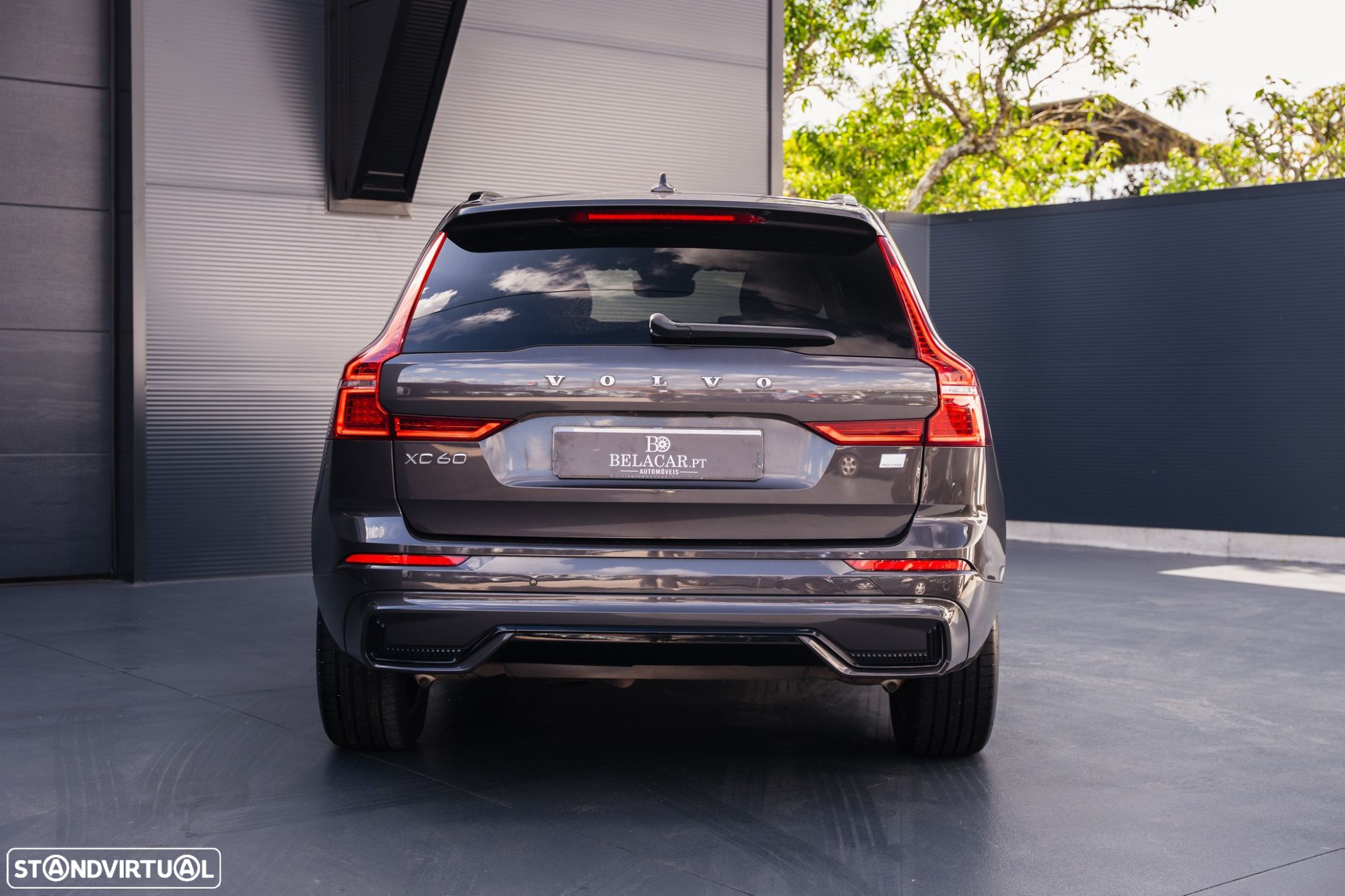 Volvo XC 60 2.0 T6 PHEV R-Design AWD - 11