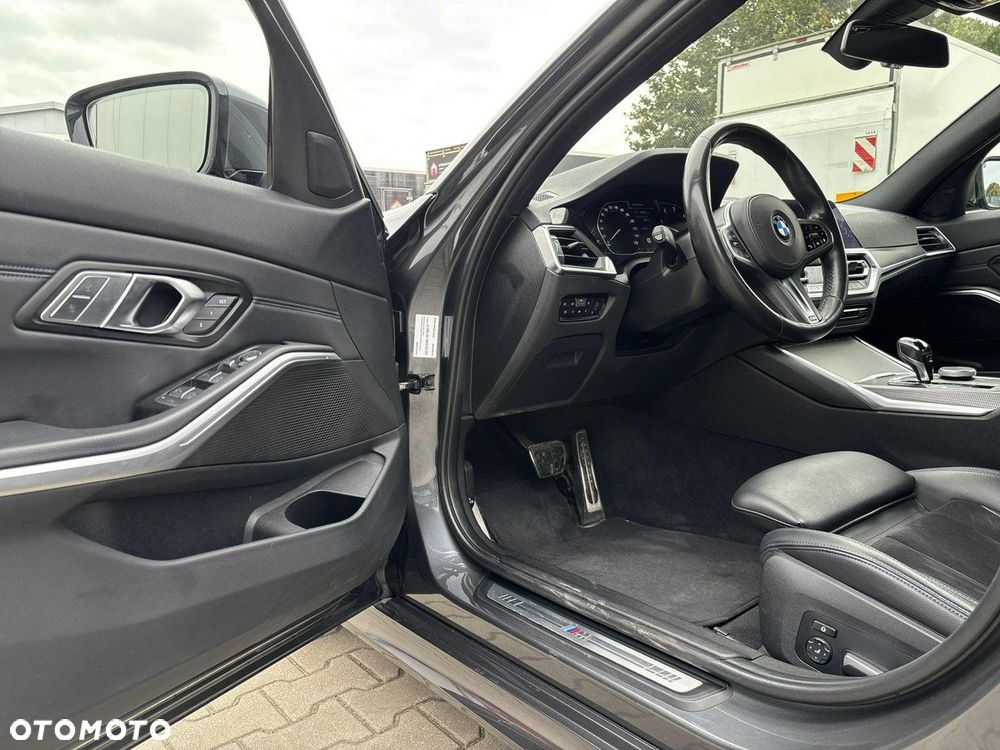 BMW Seria 3 320d M Sport sport - 10