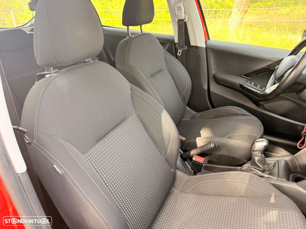 Peugeot 208 1.2 PureTech Allure - 13