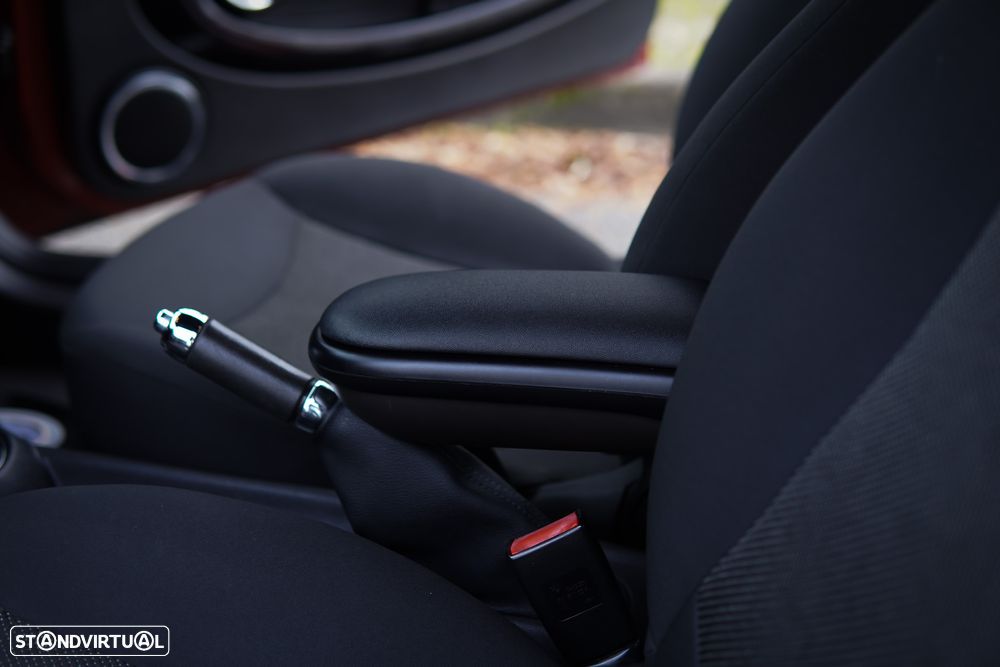 MINI 3 Portas Cooper D - 48