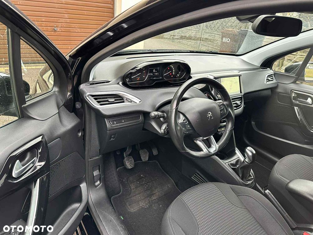 Peugeot 208 1.5 BlueHDi Allure S&S - 11