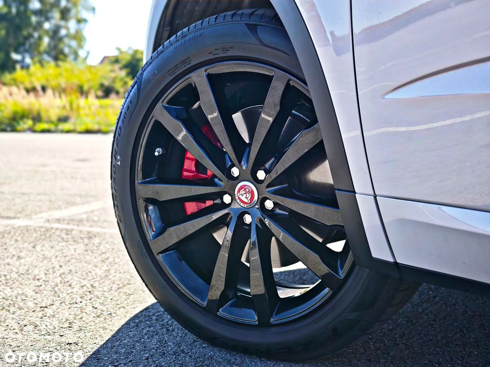 Jaguar E-Pace 2.0 i4P AWD R-Dynamic HSE - 9