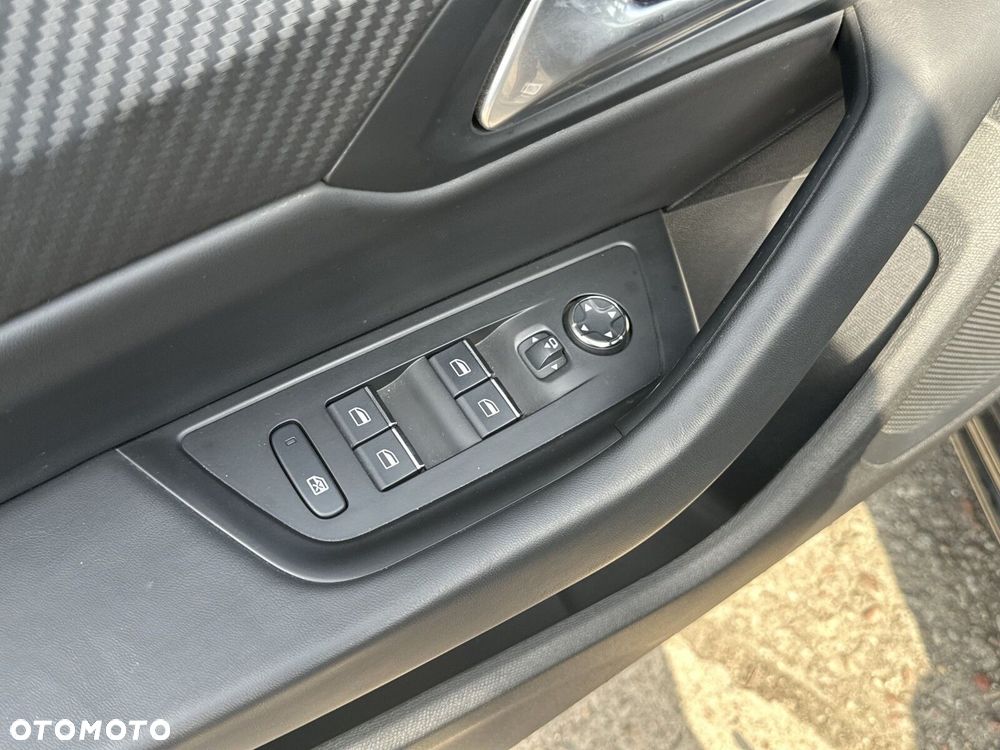 Peugeot 508 2.0 BlueHDi Allure S&S EAT8 - 32