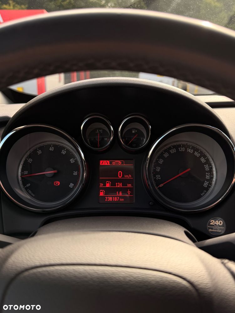 Opel Astra 1.6 T Sport - 9