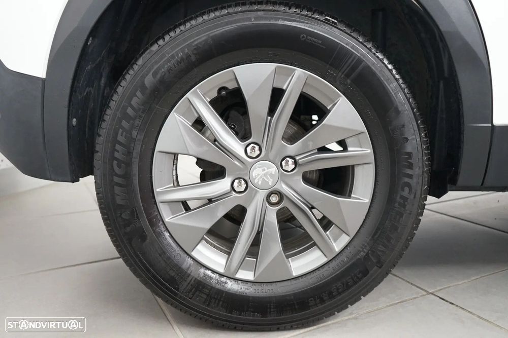 Peugeot 2008 1.2 PureTech Active Pack EAT8 - 11