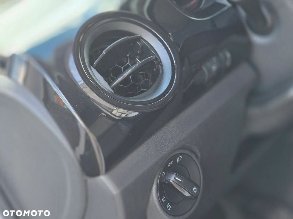 Volkswagen up! move - 24