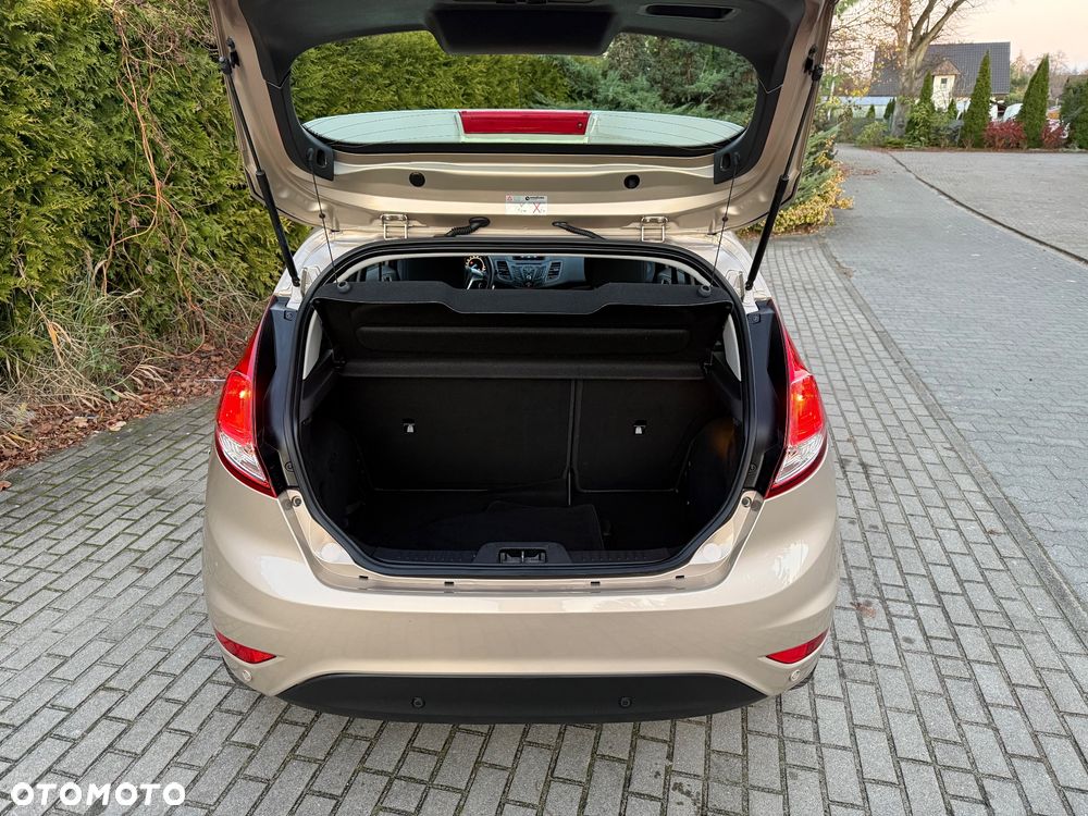 Ford Fiesta 1.0 Champions Edition - 23