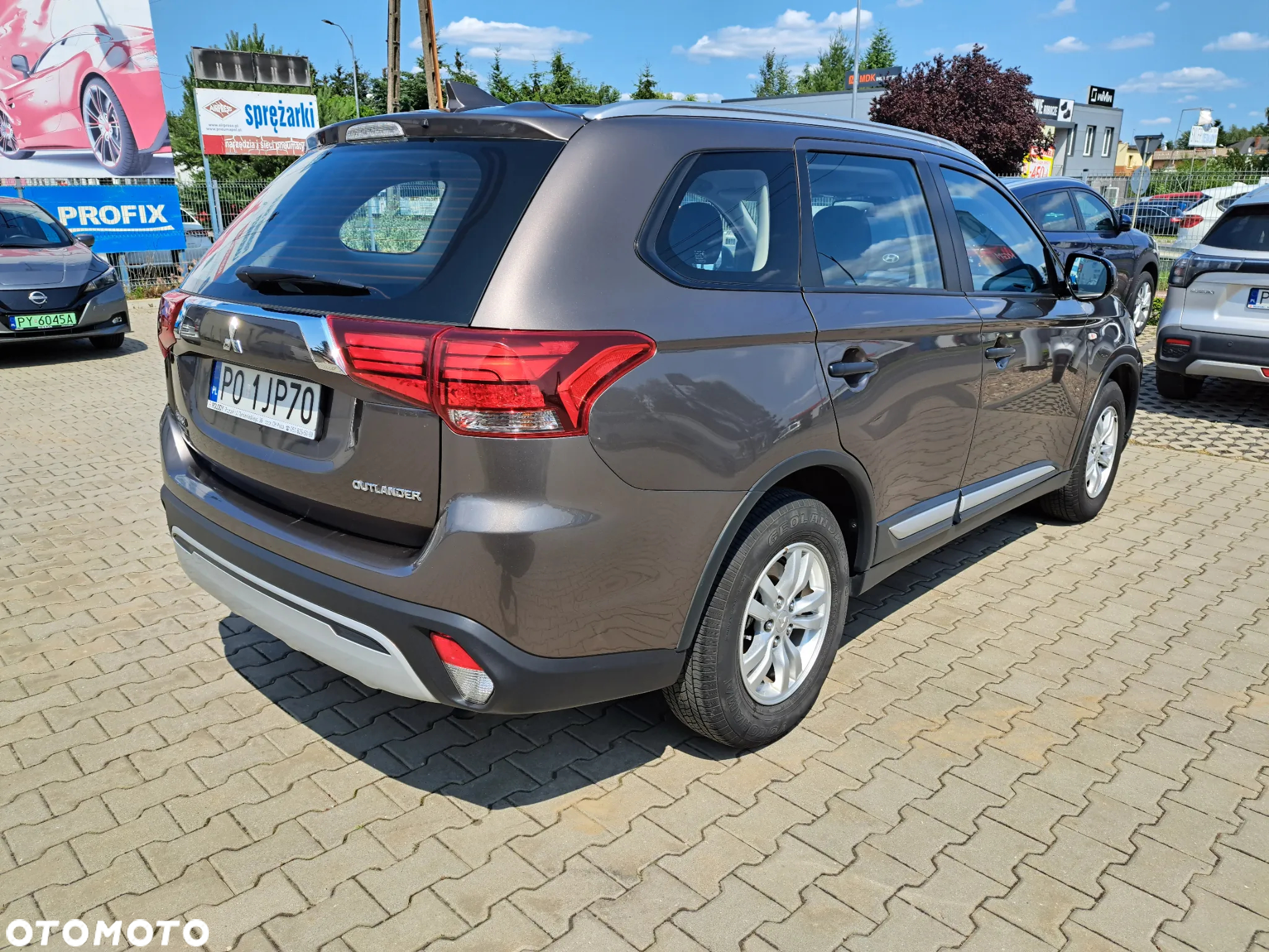 Mitsubishi Outlander 2.0 Invite + 2WD - 5