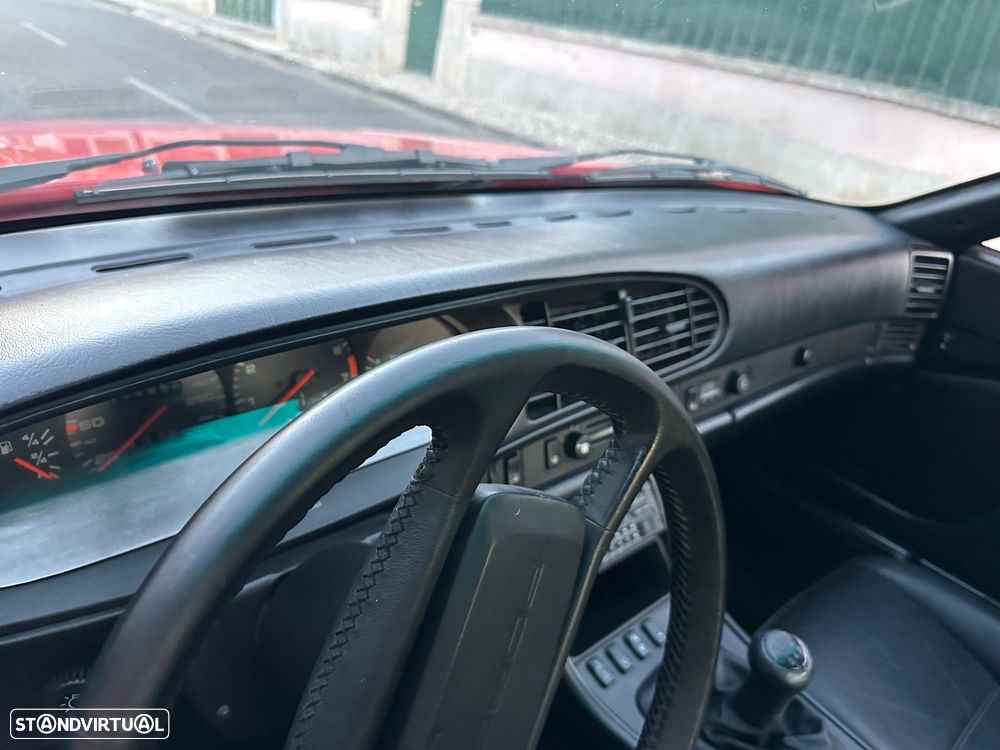 Porsche 944 Turbo - 13