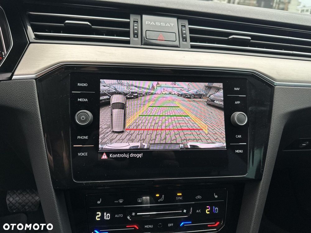 Volkswagen Passat - 22