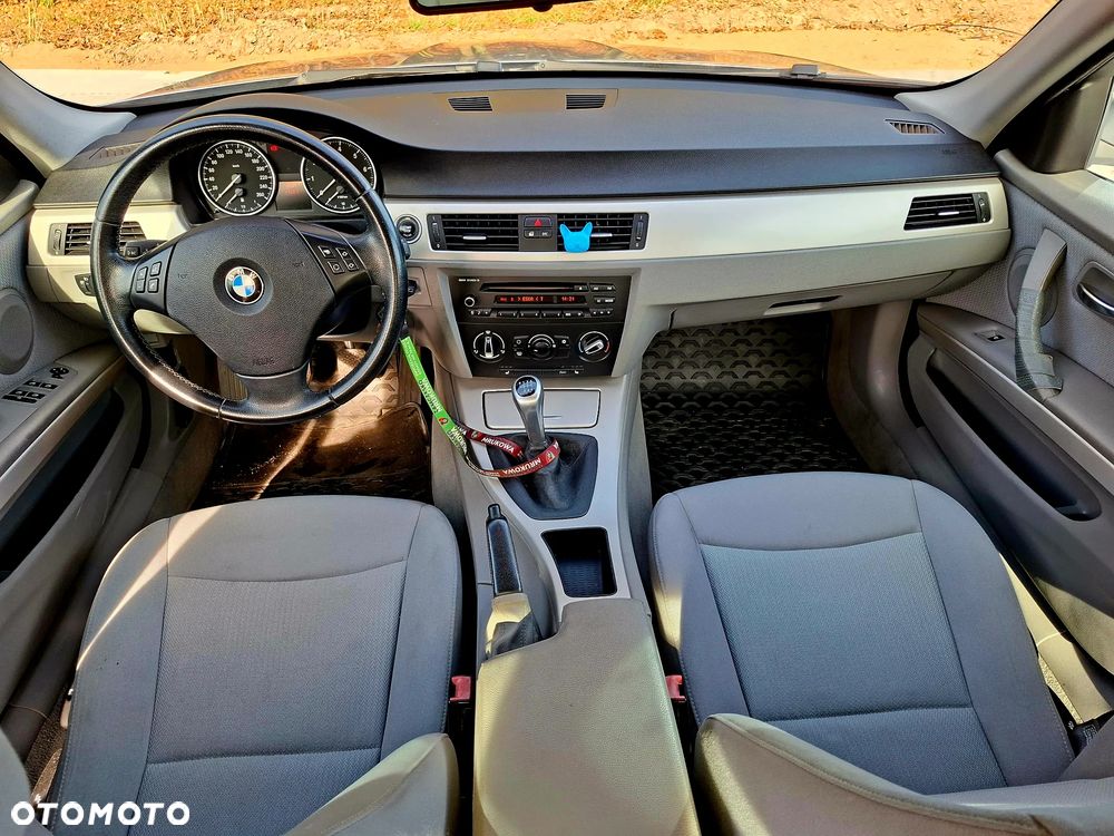 BMW Seria 3 320i - 7