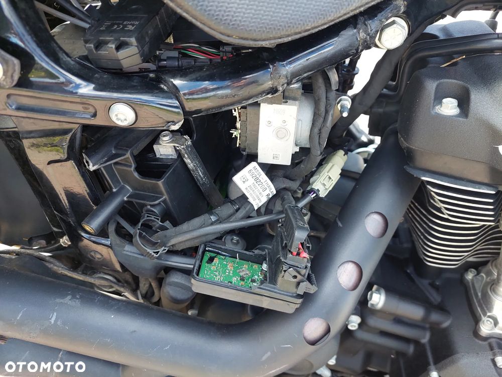 Harley-Davidson Softail Street Bob - 11