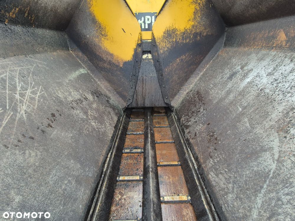 Caterpillar AP 300 / ROZŚCIEŁACZ DO ASFALTU / SERWISOWANY / 1WŁ / WIBRACJE + PODGRZEWANY STÓŁ / MOŻLIWOŚĆ TRANSPORTU - 29