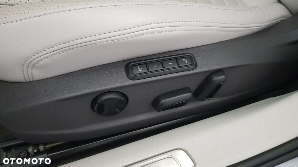 Volkswagen Passat - 27