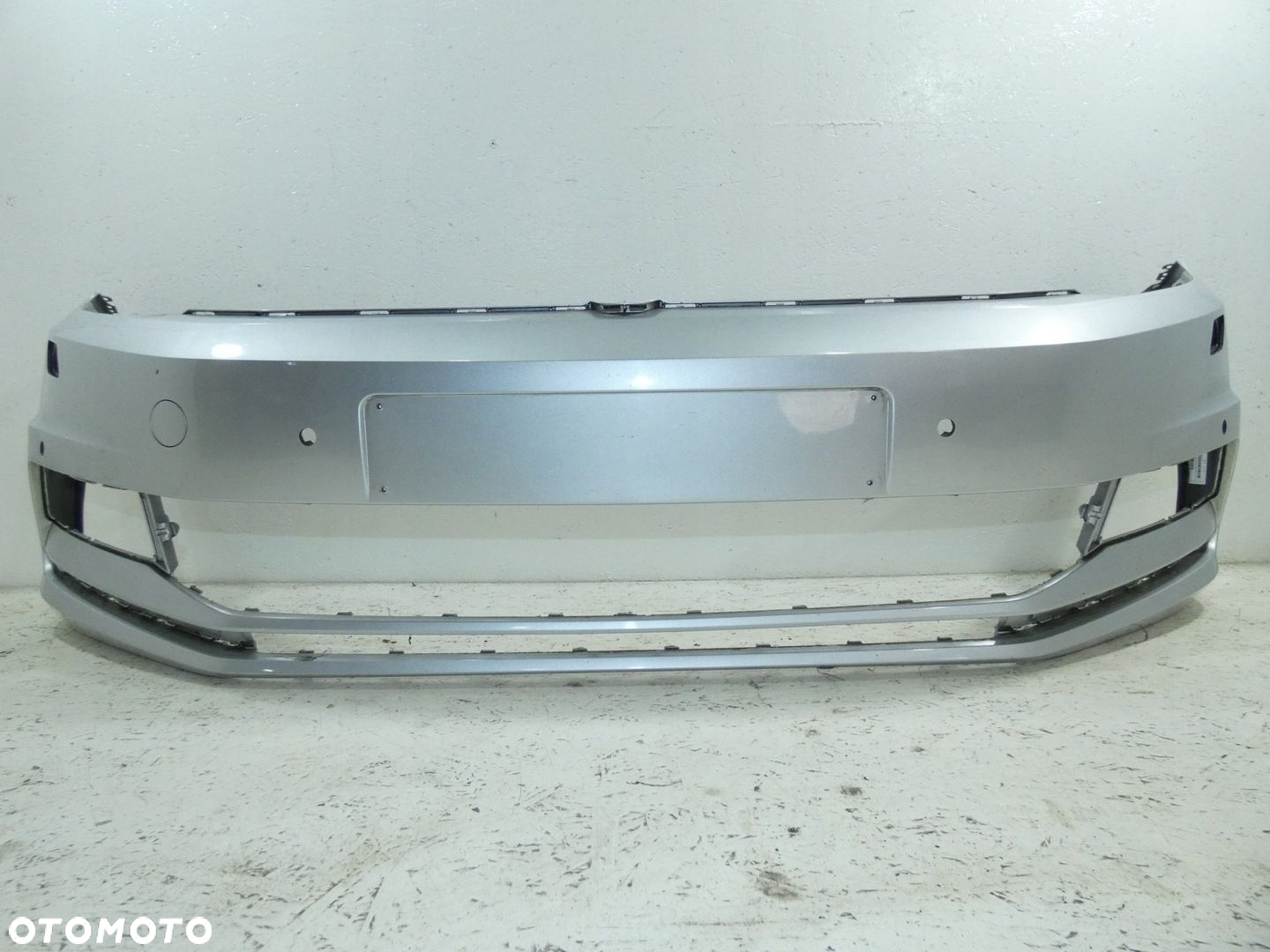 VW Touran III zderzak przód przedni - 2